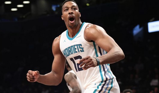 Dwight Howard during a NBA seasonal match in Hornets' roster