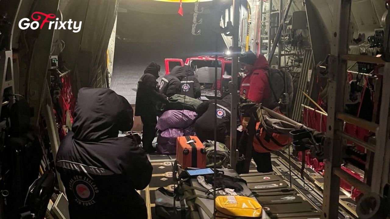 New Zealand Air Force Search And Rescuing on Antarctica